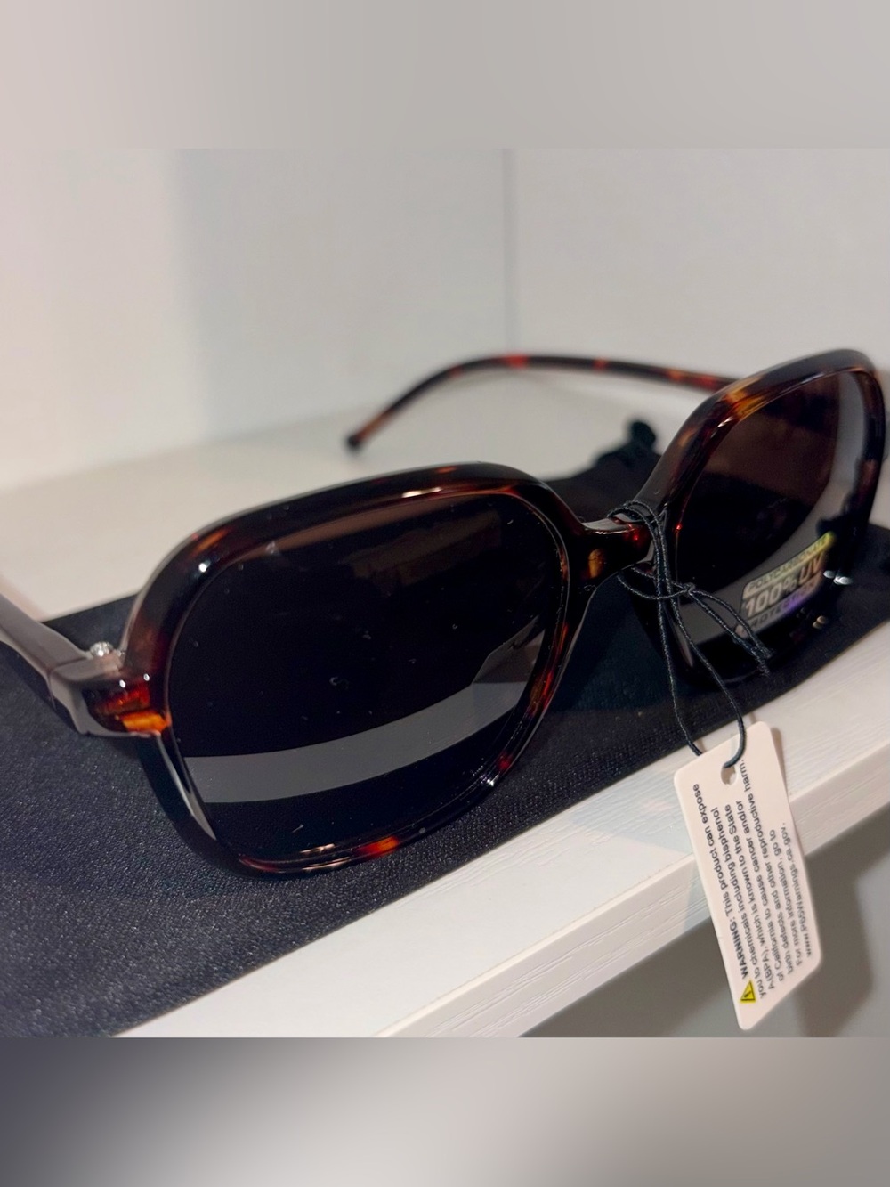 NEW Woman’s Tortoiseshell Square Sunglasses - Brown Lenses